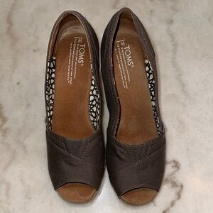 Toms Brown Wedge Shoes with Peep Toe‎
